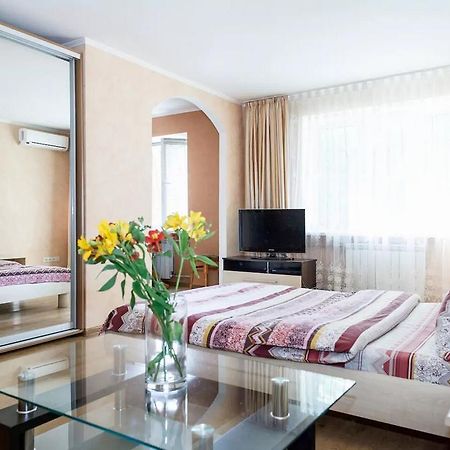 Apartment In Zaporozhye. Antica Zaporizhia Esterno foto